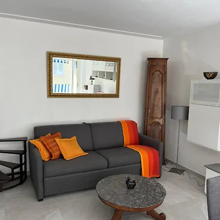 Apartment Carre D'or Bastion 1er Vue Antibes