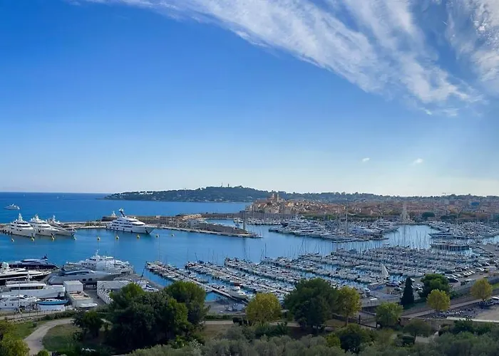 Carre D'or Bastion 1er Vue Apartment *